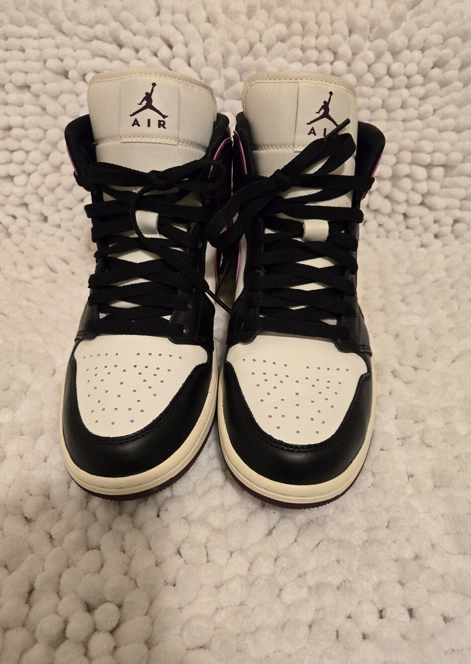 Wmns Air Jordan 1 Mid SE 'Bordeaux Size 9 - Picture 2 of 12